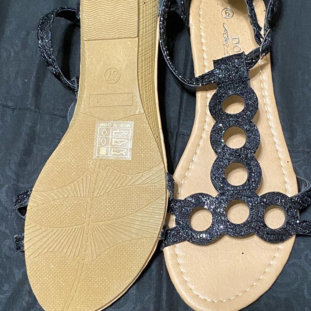 Sandals - Picture 3 of 3